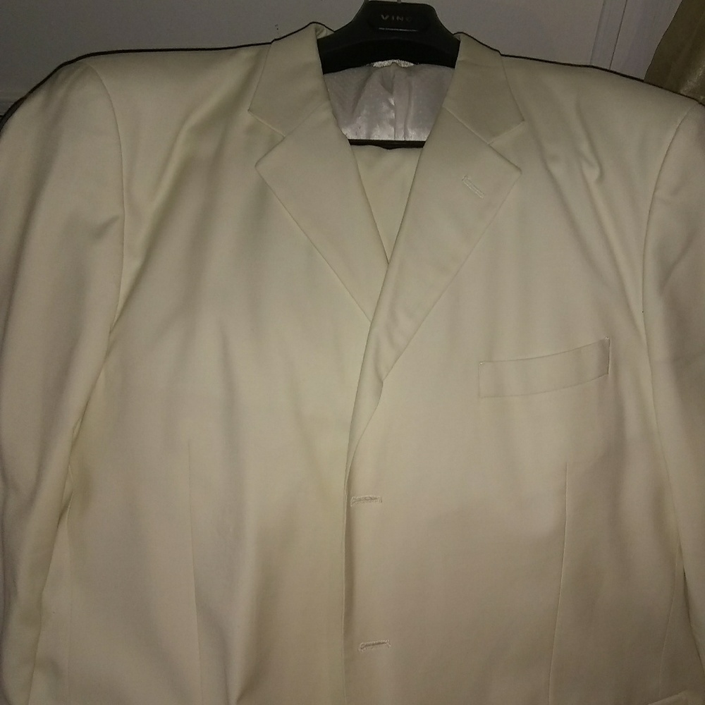 Suits - Picture 4 of 8